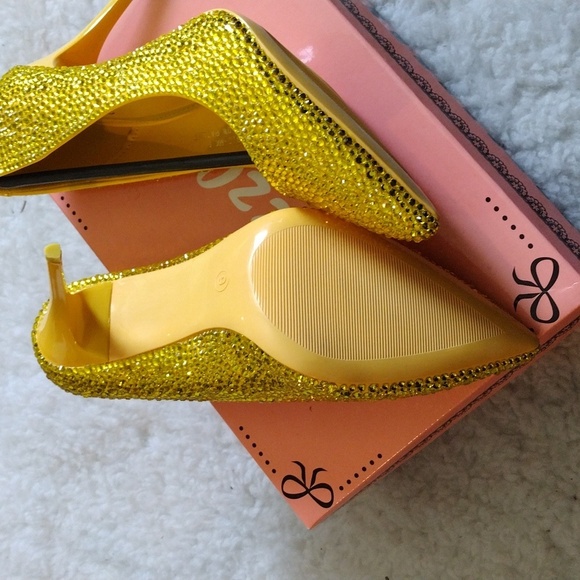 Women's Yellow Rhinestone Heels - Picture 3 of 4